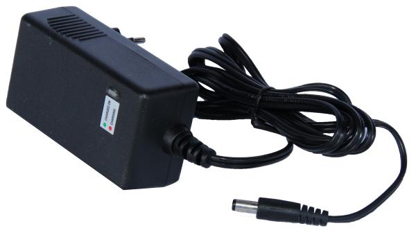 Ladegerät 24V / 0,6A - Ladegerät für Bleiakkus 24 Volt Betriebsspannung Eingang/Input: AC 100V - 240V 50/60 Hz 1.0 A Ausgang/Output: 24V 600 mA / 0.6 A Stecker: DCJ 5.5 mit integrierter LED-Anzeige und Auto-Abschaltfunktion (rot=ladend; grün=fertig gelade