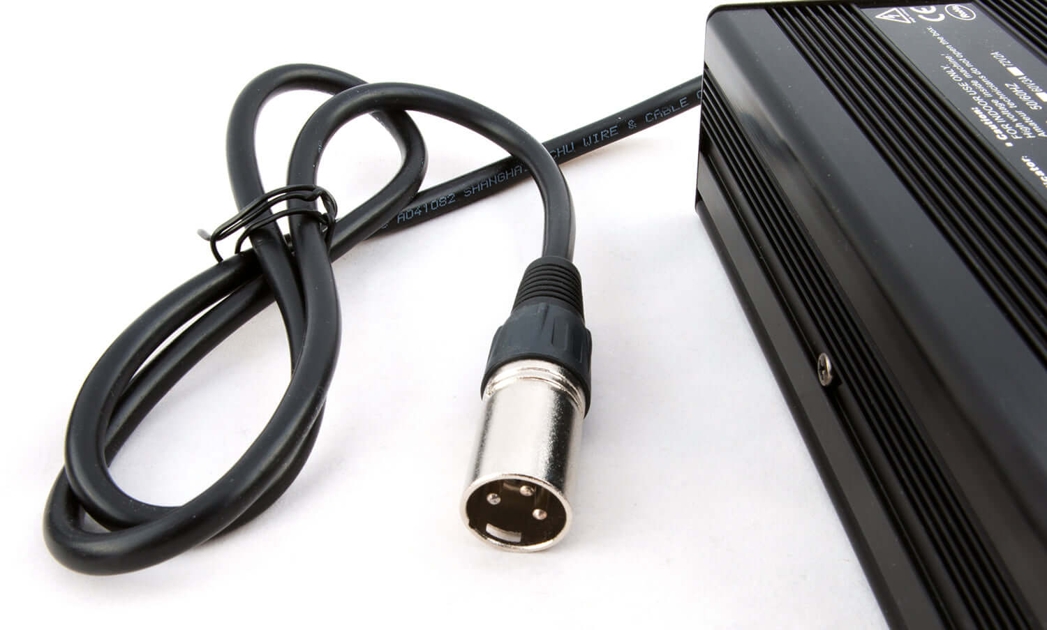 Li-Ion Lithium Akkupack 36V 30Ah - Ein Powerpaket wie es im Buche steht - das ist unser neuer unglaublicher 30 Ah Li-Ion (Li(NiCoMn)O2) Power Akkupack. Dank der Li-Ion Technologie läßt sich dieser Akku bis zu 1500 Mal wiederaufladen und erreicht auch dann