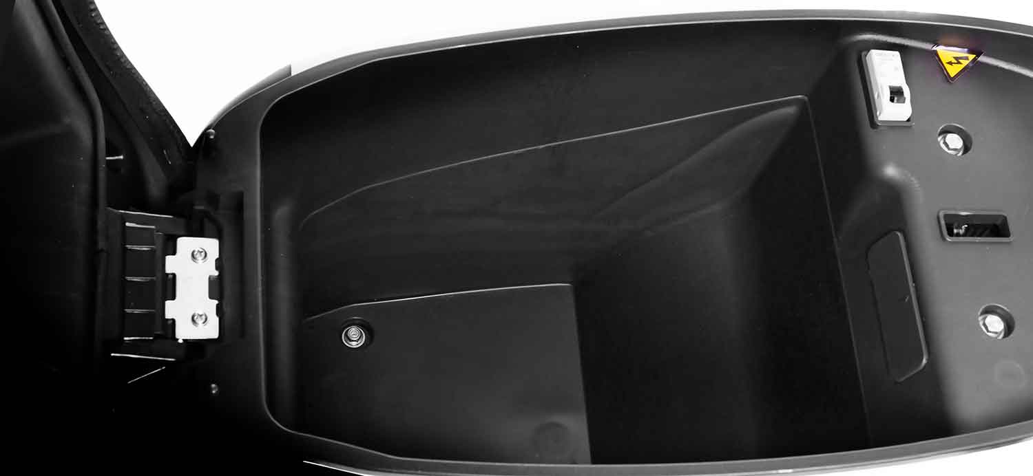 Yadea G5 E-Roller - 2300W GTR 3.0 Nabenmotor inkl. Alarmanlage und Wegfahrsperre 7 Zoll VA LCD Hochkontrast-Display - von SXT-Scooters