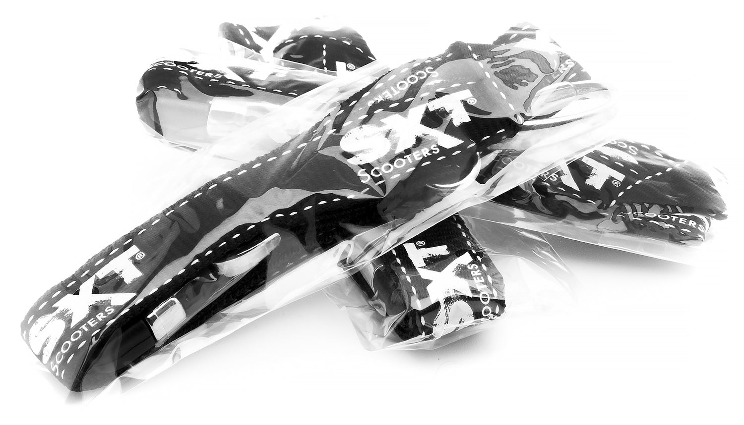 Schlüsselband / Lanyard - Optisch modernes Schlüsselband mit SXT-Scooters Aufdruck Material Schlüsselband: 100% Polyester Material Anhänger: Metall Farbton Band: Schwarz Farbton Aufdruck: Weiß Gesamtlänge: 51 cm - von SXT-Scooters