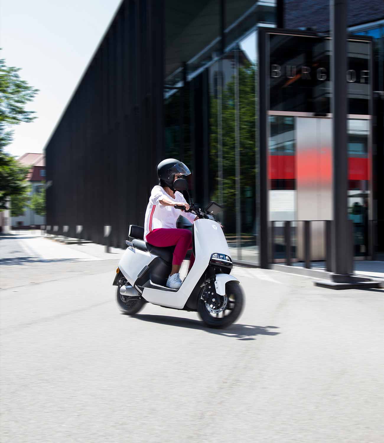 e-roller-kollektion-mobil.jpg - SXT-Scooters