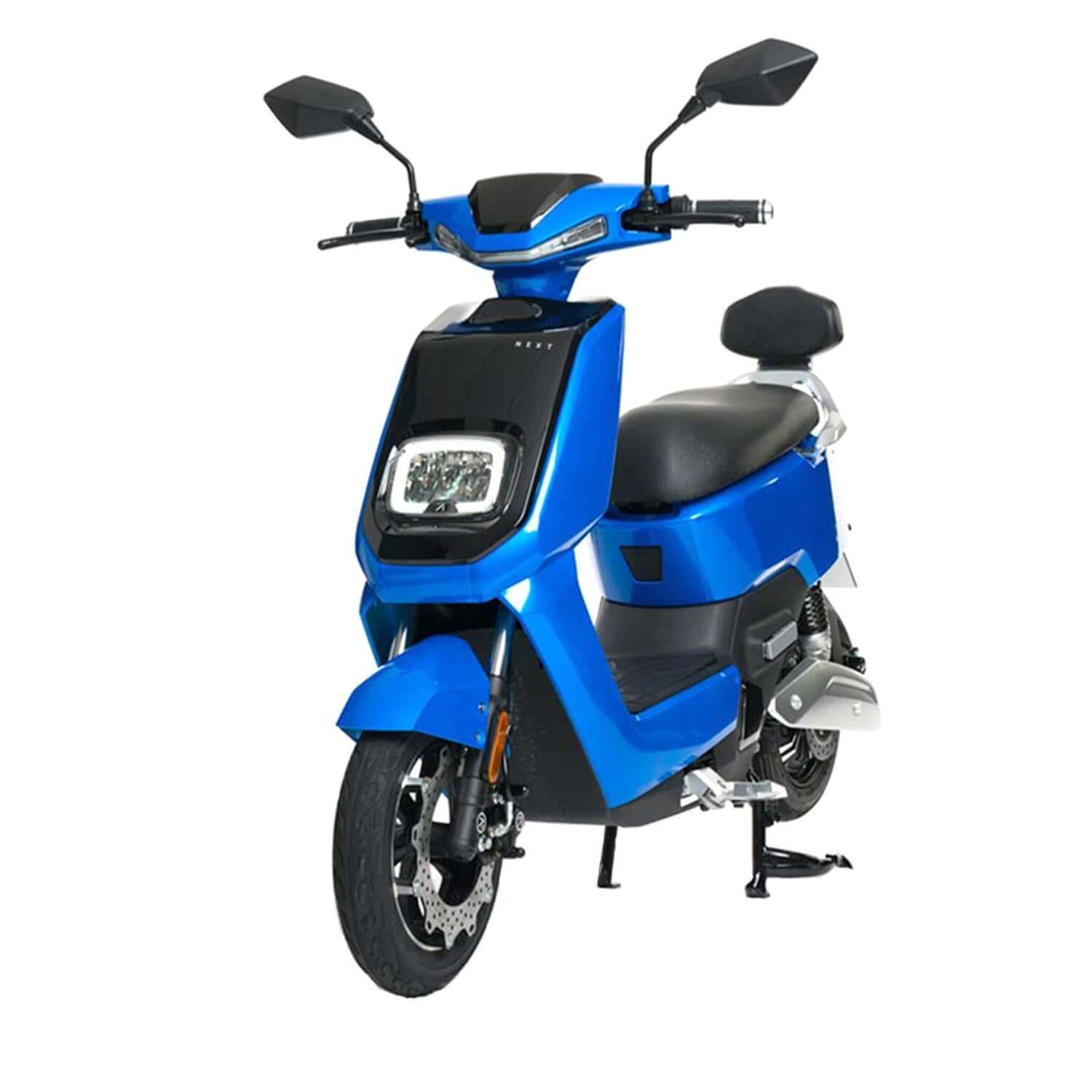 Next 7i E-Roller - 1500W Motor: Hohe Leistung und Effizienz. 70 km Reichweite: Lange Fahrten ohne häufiges Laden. Schnellladender Akku: In 6 Stunden vollständig geladen. Sicherheitsmerkmale: Scheibenbremsen, LED-Beleuchtung, IP65. Moderne Features: USB-La