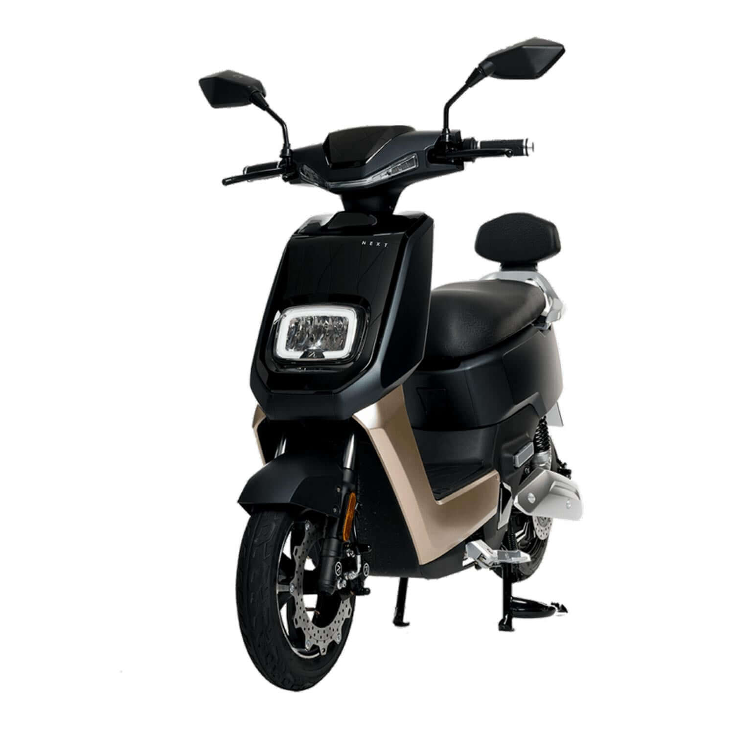 Next 7i E-Roller - 1500W Motor: Hohe Leistung und Effizienz. 70 km Reichweite: Lange Fahrten ohne häufiges Laden. Schnellladender Akku: In 6 Stunden vollständig geladen. Sicherheitsmerkmale: Scheibenbremsen, LED-Beleuchtung, IP65. Moderne Features: USB-La