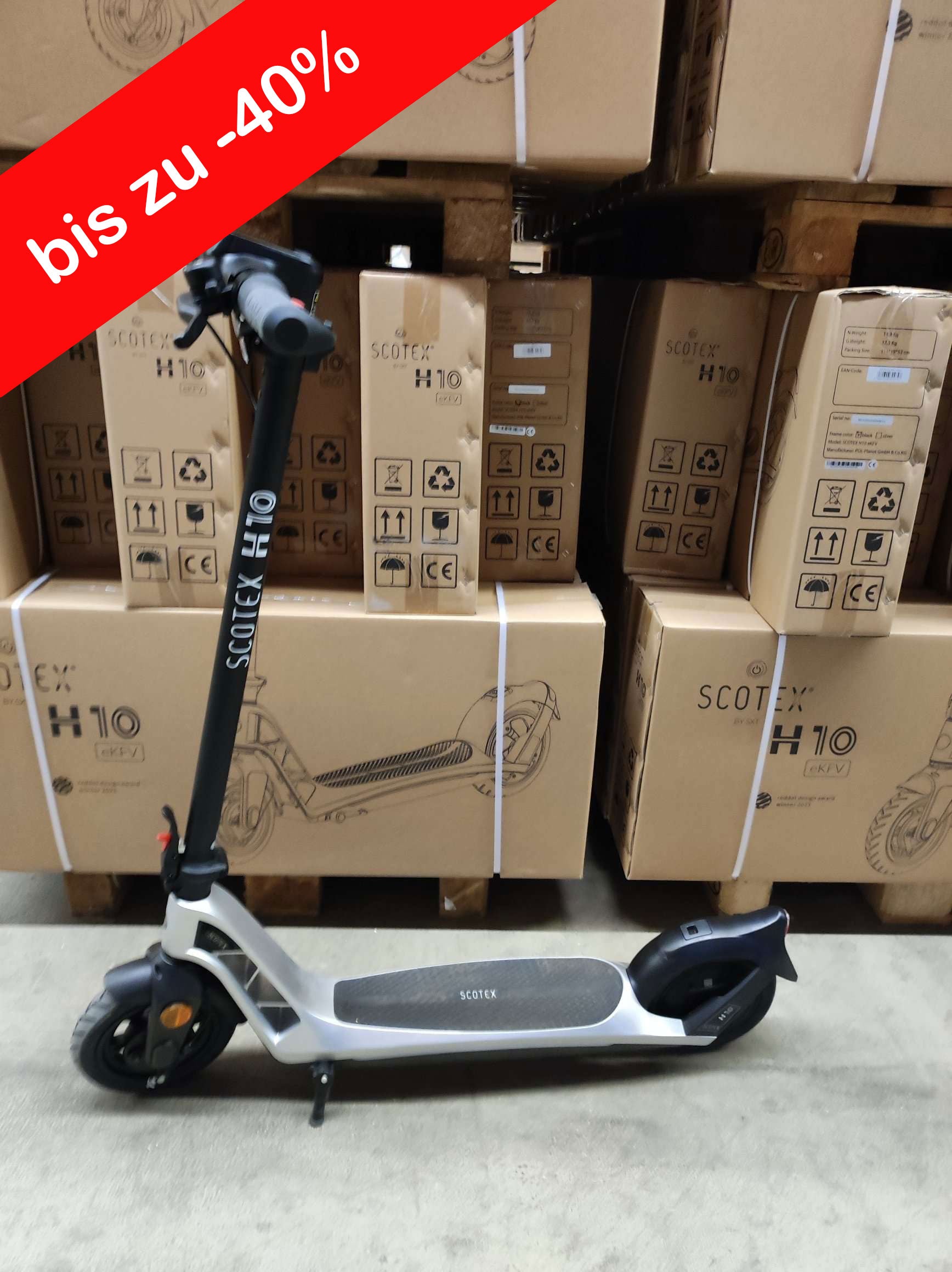 GEBRAUCHT - SCOTEX H10 - Silber - Der Roller stammt aus einer Kundenrücksendung und befindet sich in einem guten technischen und optischen Zustand. Basierend auf einem stabilen & verwindungssteifen Fahrzeugrahmen aus einer Magnesiumlegierung wiegt das Fah