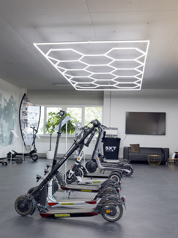 showroom_3.jpg - SXT-Scooters