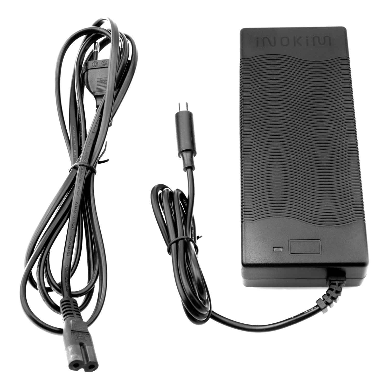 Ladegerät 58V - der Lieferumfang beinhaltet: 1x Ladegerät 1x Netzkabel technische Informationen: Geeignet für Lithium Ionen Akkus Betriebsspannung: 50,4 Volt Eingang/Input: AC 100V - 240V 50/60Hz 2,5A Max Ausgang/Output: DC 58,8V - 2,0A DCJ 5.5 Stecker M