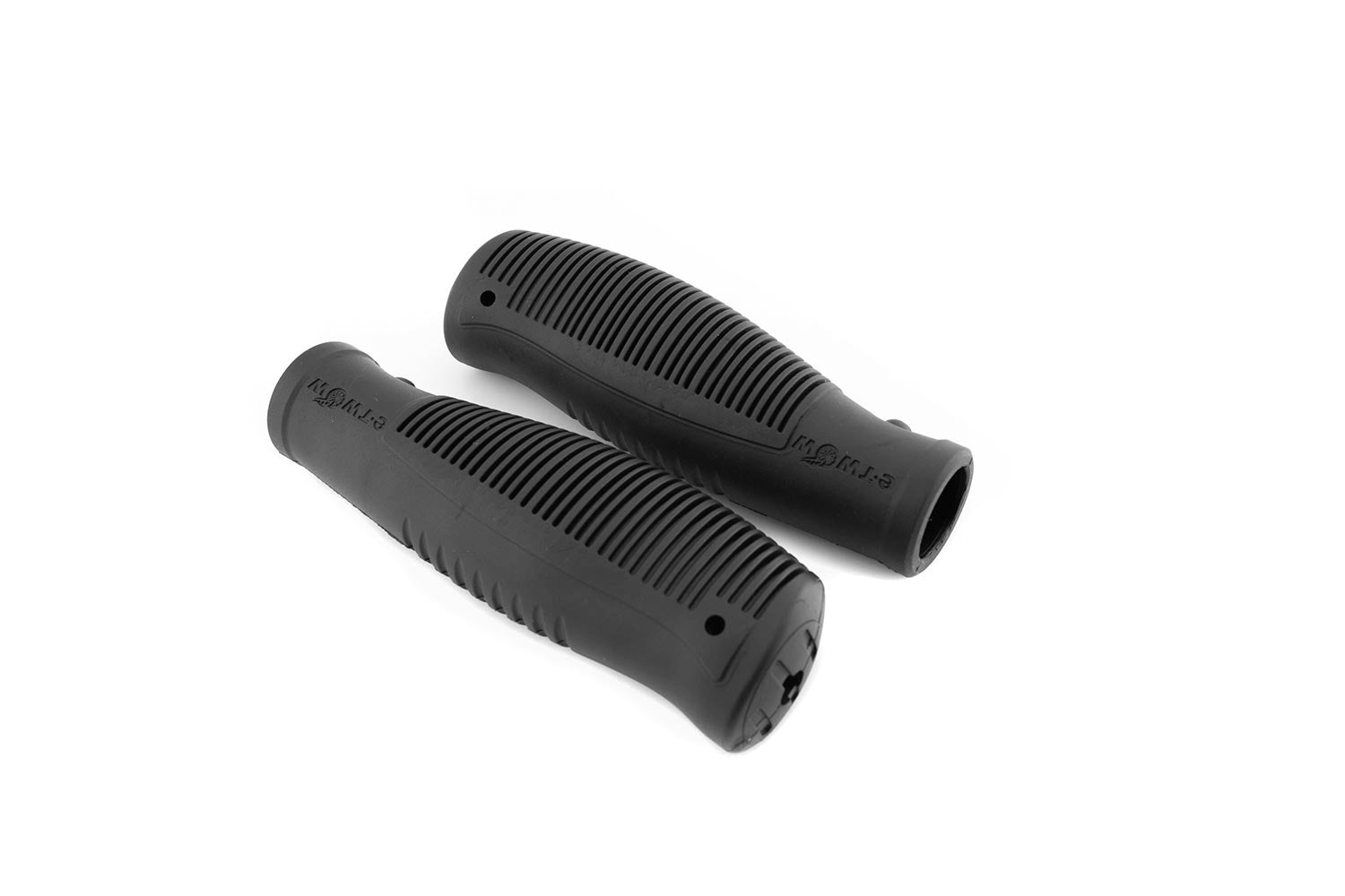 Lenkergriffe zum Aufstecken - 1 Paar leichte Lenkergriffe zum Aufstecken sicherer Lenkerhalt griffiger Gummi auf Kunststoffträger Länge ca. 13,5 cm passend für normale Lenkerstangen Farbe schwarz - von SXT-Scooters
