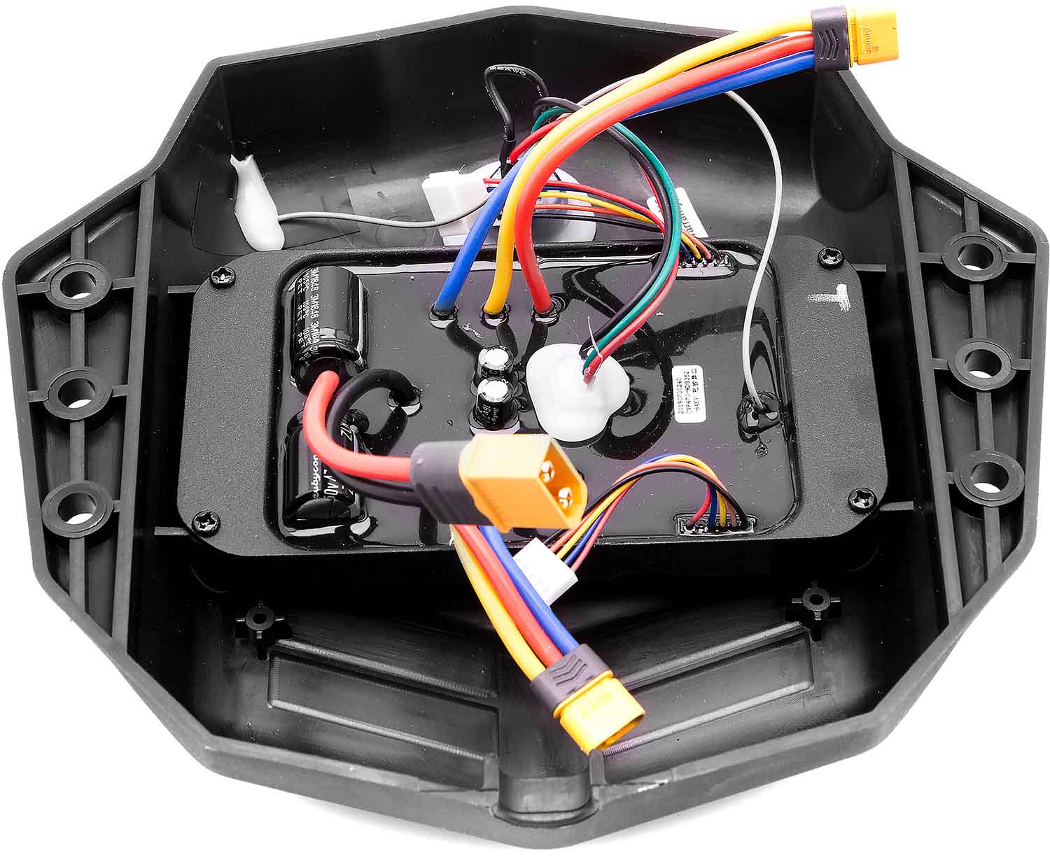 Steuergerät 36V / 300W - Leistung: 36V / 300W Gesamtmaße: L:180mm*B:190mm*H:30mm Anschlüsse vorhanden passgenau für SXT Board ACHTUNG! Steuergerät der nächsten Generation. Ist nicht mit der alten Fernbedienung kompatibel. - von SXT-Scooters