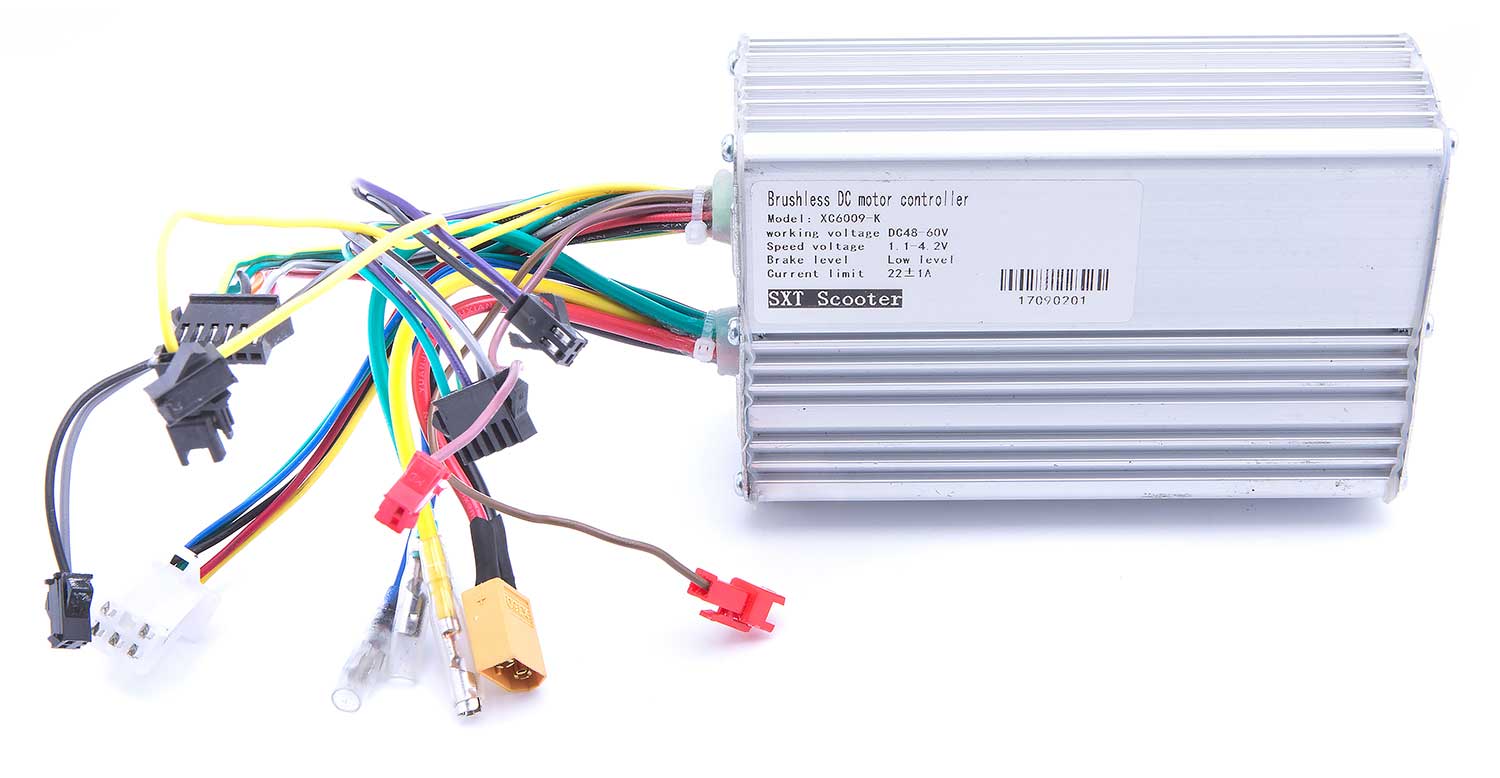 Steuergerät 60V / 800W - Elektrische Steuereinheit Leistung: 60V / 800W Passend für das Modell SXT Ultimate Pro Maße: 12,7 x 8,0 x 4,4 cm (LxBxH) ACHTUNG! Dieses Steuergerät ist nur für die 1. Generation kompatibel. - von SXT-Scooters