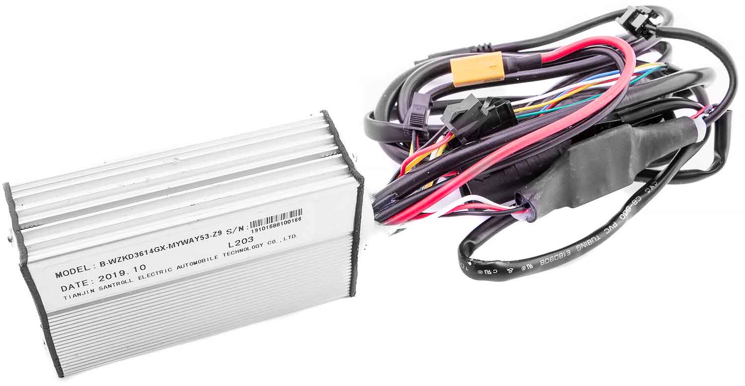 Steuergerät 36 V eKFV-Version - der Lieferumfang beinhaltet: 1x Steuergerät (nur für die eKFV-Version) Technische Daten: Ausgangsspannung: 36,0 Volt Maße: 9,0x 5,0x 3,0 cm (LxBxH) - von SXT-Scooters