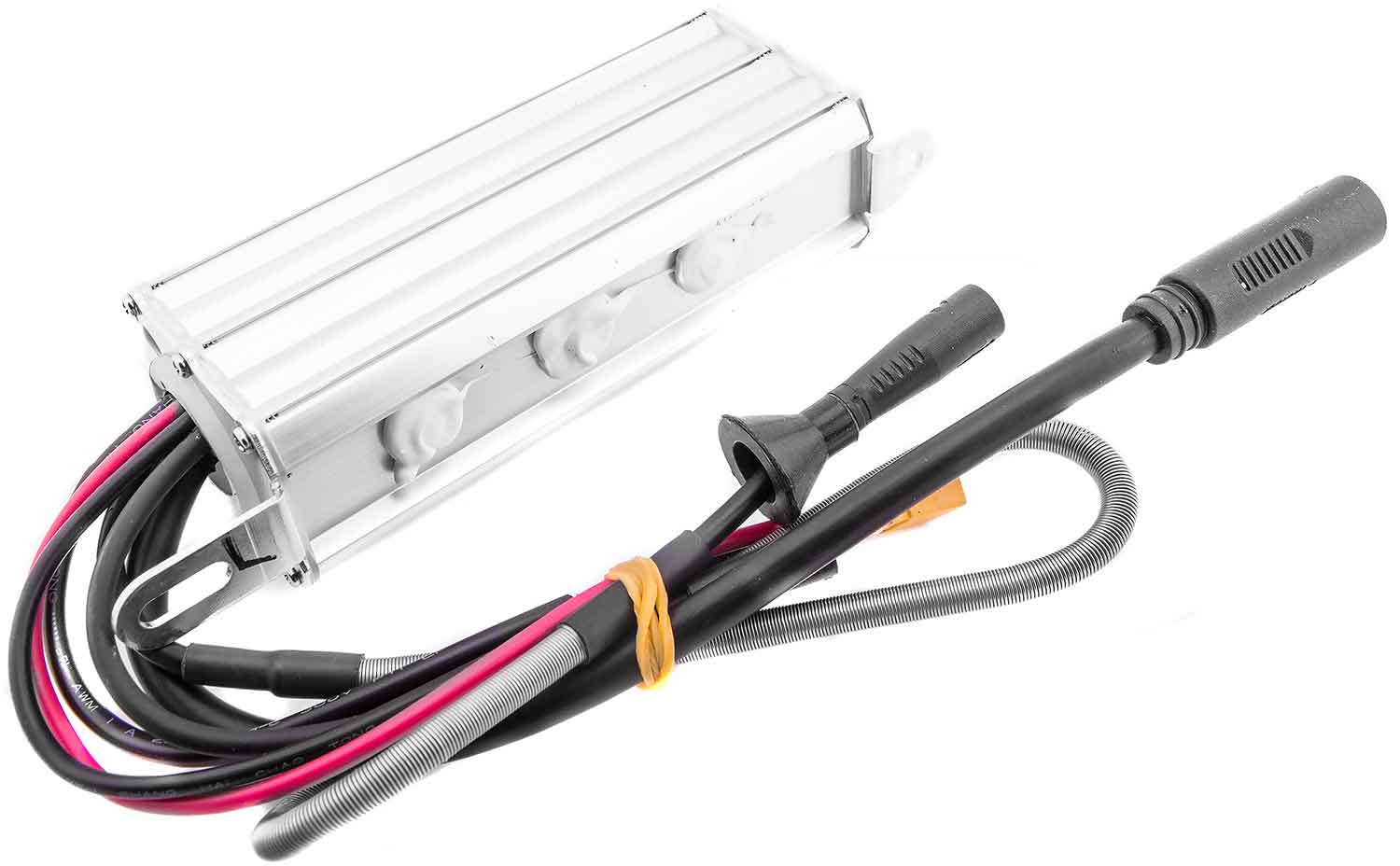 Steuergerät 36V / 350W - Passendes Steuergerät für das Modell SXT MAX Betriebsspannung: 36V Leistung: 350W Maße: 16,0 x 4,7 x 3,3 cm (Länge x Breite x Höhe) - von SXT-Scooters