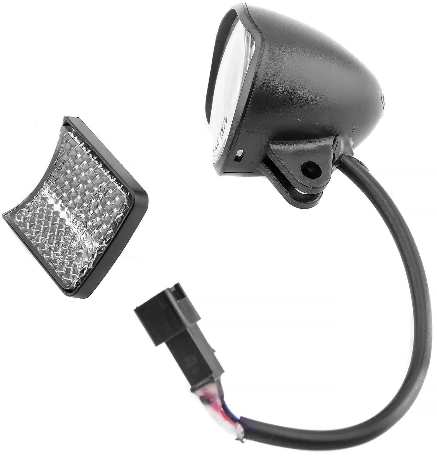Vorderlicht Set 6V - Passendes Frontlicht für das Modell SXT MAX Ausgangsspannung: 6V Leistung: 0,5W Set bestehend aus: Vorderlicht und Reflektor 2-polige Steckverbindung Durchmesser (Vorderlicht): 3,7 cm Tiefe (Vorderlicht): 4,0 cm Maße (Reflektor): 2,8