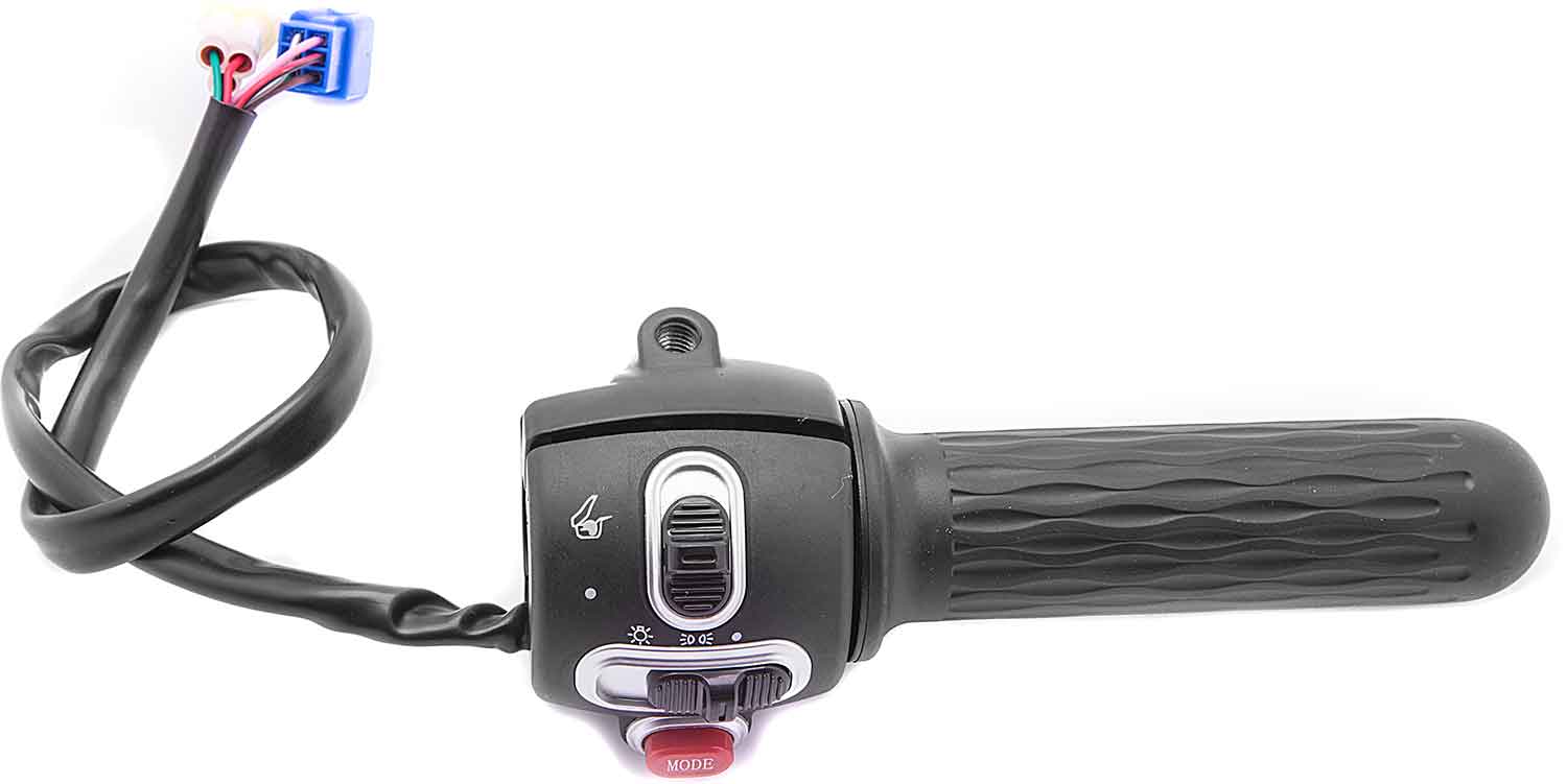 Gasgriff 48V - Passender Gasgriff für das Modell SXT Gekko V3 Betriebsspannung: 48V Gang- und Lichtschaltung 3- und 6-polige Steckverbindung Länge (ohne Kabel): 18,5 cm - von SXT-Scooters