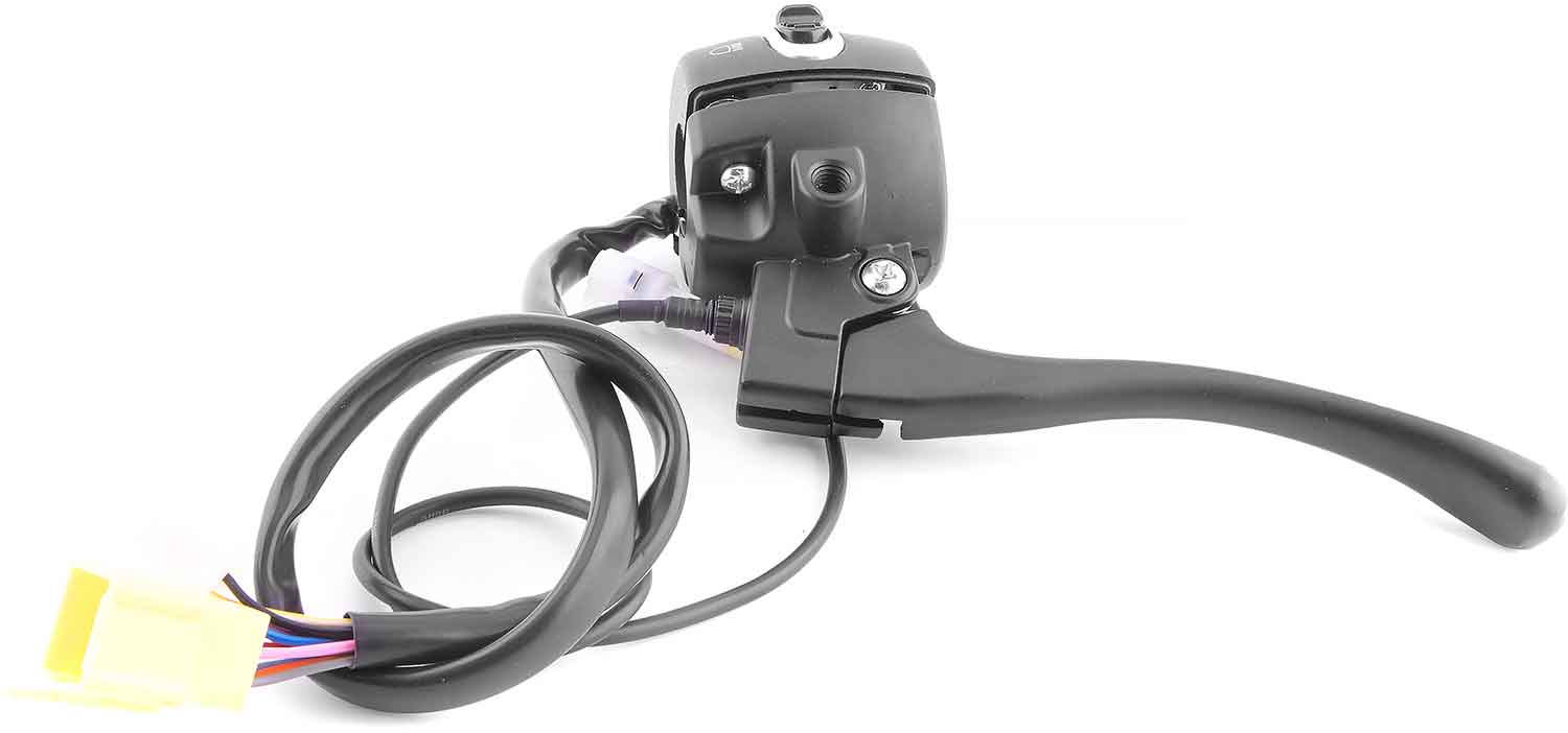 Schalter Hupe / Blinker / Licht - Passendes Bedienelement für das Modell SXT Gekko V3 Regler bzw. Schalter für: Hupe Blinker Licht Parksperre Inkl. Bremsgriff Betriebsspannung: 48V 2x 2-polige Steckverbindung 1x 8-polige Steckverbindung Maße (Schaltaggreg