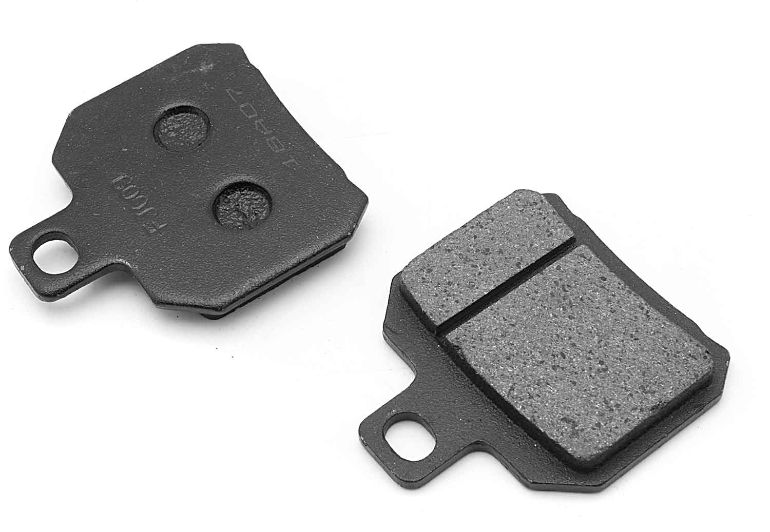 Bremsbeläge Set (2 Stück) - passende Bremsbeläge für die Modelle SXT Z3 und SXT Raptor V3 Ein Set bestehend aus zwei Bremsbelägen passend für vorne sowie hinten Maße: 5,1 x 5,5 x 0,7 cm - von SXT-Scooters