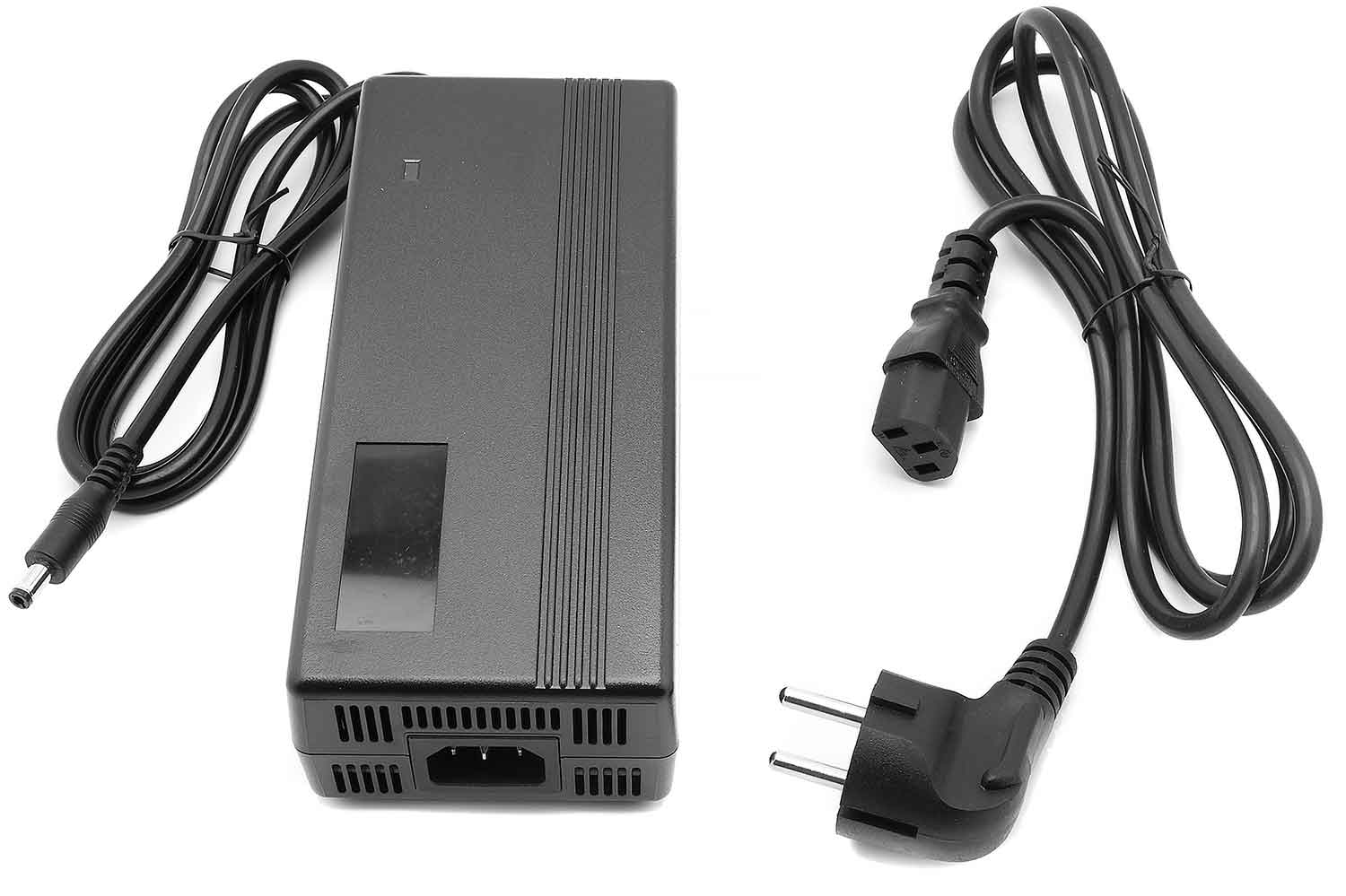 Ladegerät 54,6V / 3A - Passendes Akku Ladegerät für das Modell SXT Light Ausgangsspannung: 54,6 V / 3 A Netzkabel ist im Lieferumfang mit enthalten Maße: 17,8 x 7,8 x 5,1 cm - von SXT-Scooters