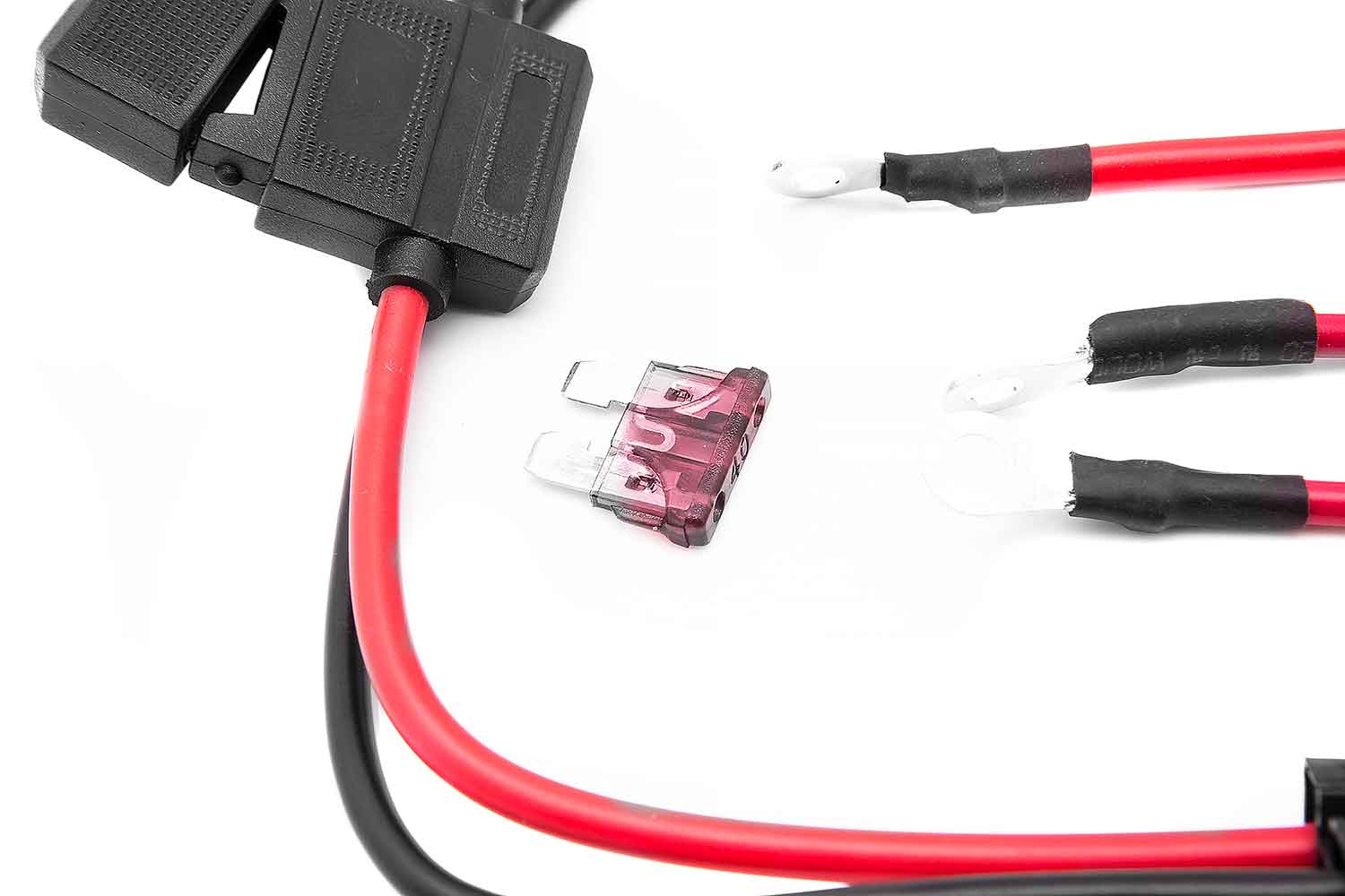 Akku Kabel Set 48V 12Ah (2000W) - Passendes Akku Kabel Set zum 48V 12Ah Blei-Akku (2000W) für den SXT Monster Das Set beinhaltet folgende Komponenten: Kabel mit Sicherungskasten und Steckverbindung Flachstecksicherung 40A Kurzes Verbindungskabel (2x) Lang