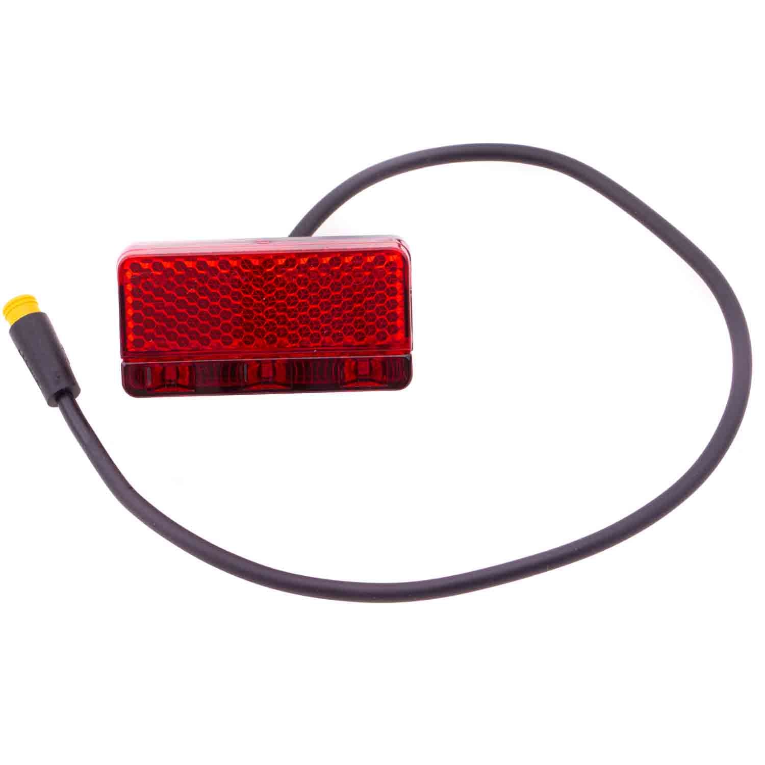Rücklicht 12V - Passendes Rücklicht für das Modell SXT TITO Ausgangsspannung: 12V 3-polige Steckverbindung Inkl. 2x Kontermutter CE-zertifiziert Maße (ohne Kabel): 55 x 28 x 15 mm (Länge x Breite x Tiefe) Kabellänge: 340 mm - von SXT-Scooters