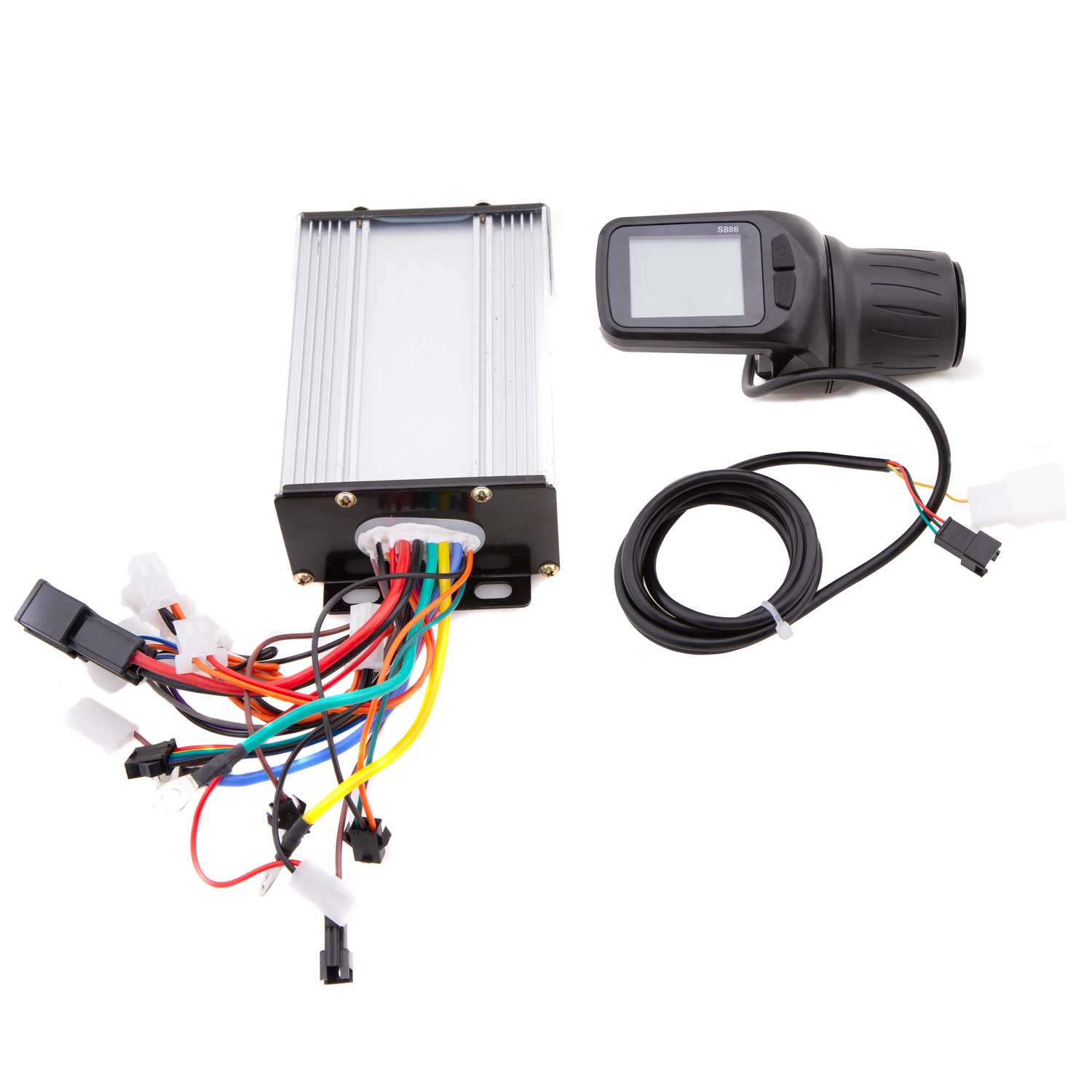 Steuergerät inkl. Gasgriff für SXT1000 XL EEC - Facelift Set - der Lieferumfang beinhaltet: 1x elektronisches Steuergerät 48V / 1000 Watt 1x Gasgriff mit Tachoanzeige 48V ohne Schrauben Bitte lassen Sie sich nicht verunsichern, dass auf dem Steuergerät 50