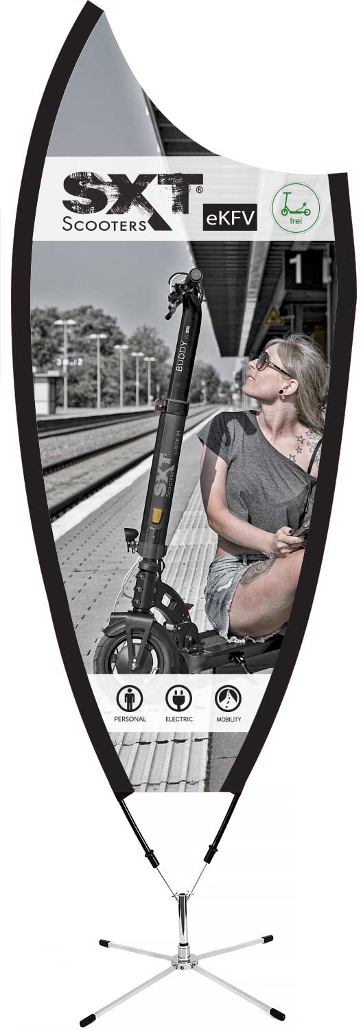 SXT Shark Banner - der Lieferumfang beinhaltet: 1x Banner mi SXT-Motiv 1x Standfuß in Chromoptik 1x V-Aufnahme mit Kunststoffgestänge weiteren Information: Maße (HxB) 2,40 x 1,00 m Gewicht: ca. 4 kg - von SXT-Scooters