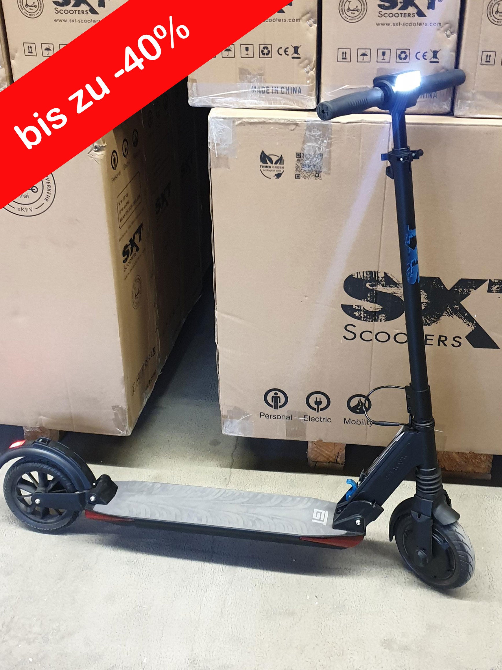 GEBRAUCHT - SXT Light GT - schwarz - Der Scooter stammt aus einer Kundenrücksendung und befindet sich in einem guten technischen und optischen Zustand. Unterschiede im Vergleich zum Modell SXT Light Plus V auf einen Blick: Betriebsspannung 48V Motorleistu