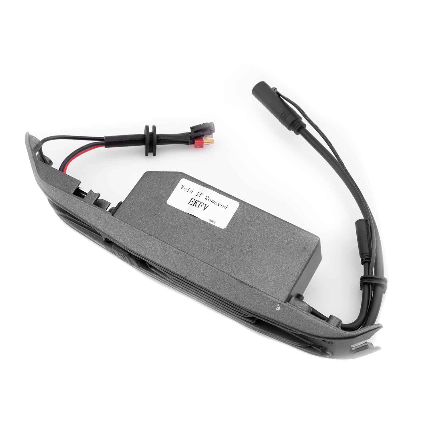 Steuergerät 36V / 500W (eKFV Version) - Passendes Steuergerät für die eKFV-Variante des Modells SXT Light Plus V Steuergerät mit Kühlrippen ist in zwei verschiedenen Farbtönen bestellbar 5-poliger Außenstecker 2-polige Steckverbindung für die Beleuchtung