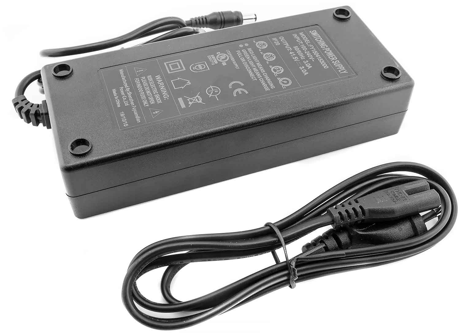 Ladegerät 41,5 V / 3,0 A - der Lieferumfang beinhaltet: 1x Ladegerät für den SXT Light Plus V eKFV 1x Netzkabel Technische Daten: Maße: 17,10 x 7,10 x 3,90 (LxBxH) Input: 100-240V // 50/60Hz // 3.0 A Output: 41,5V = 3.0 A IP20 zertifiziert - von SXT-Scoot