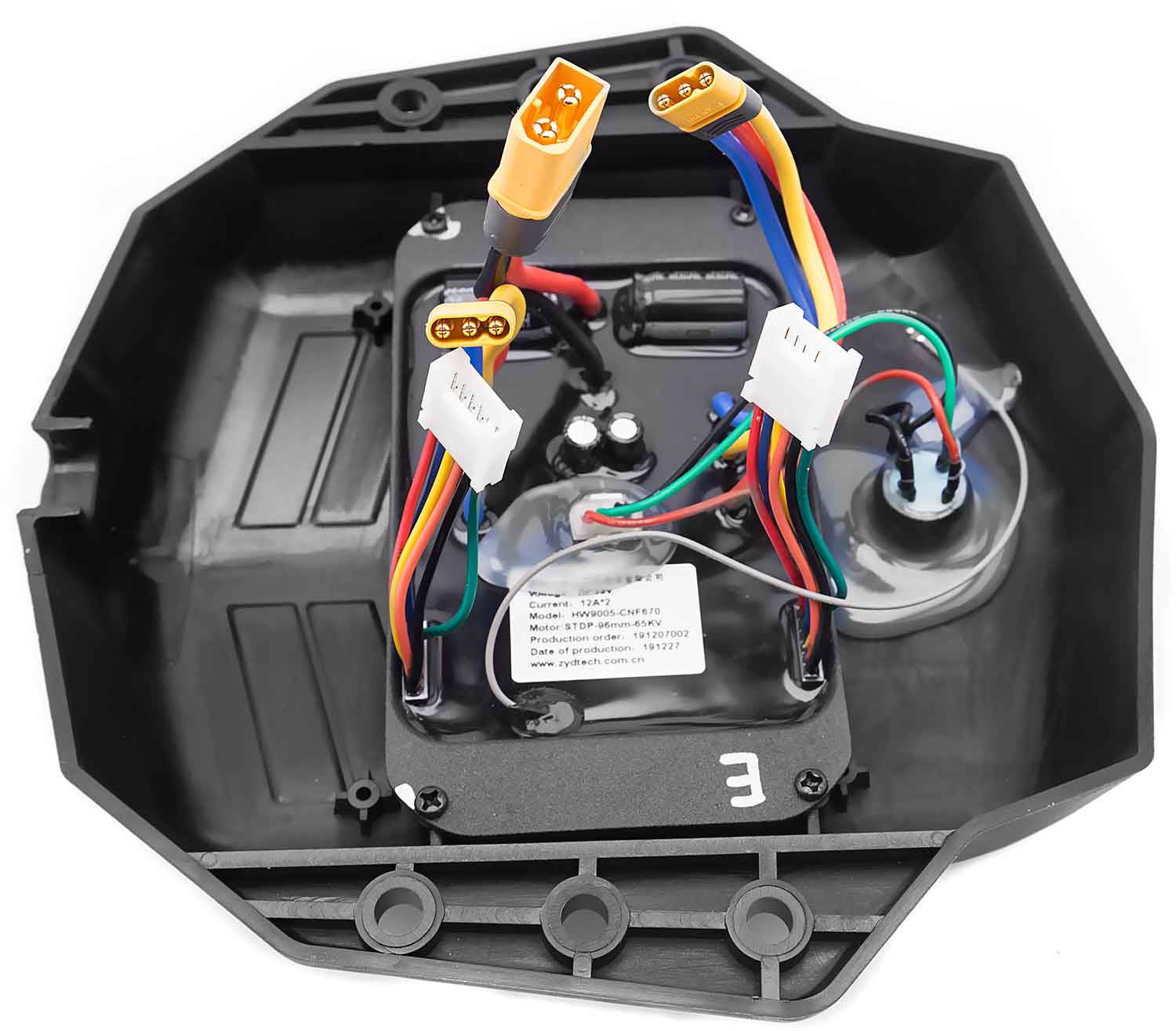 Steuergerät 36V / 700 Watt - passendes Steuergerät für das Modell SXT Board GT Betriebsspannung: 36V Inklusiv Bluetooth Platine ( im SG verbaut ) und An und Ausschalter Steuergerät befindet sich im Lieferumfang enthaltenen Gehäuse - von SXT-Scooters