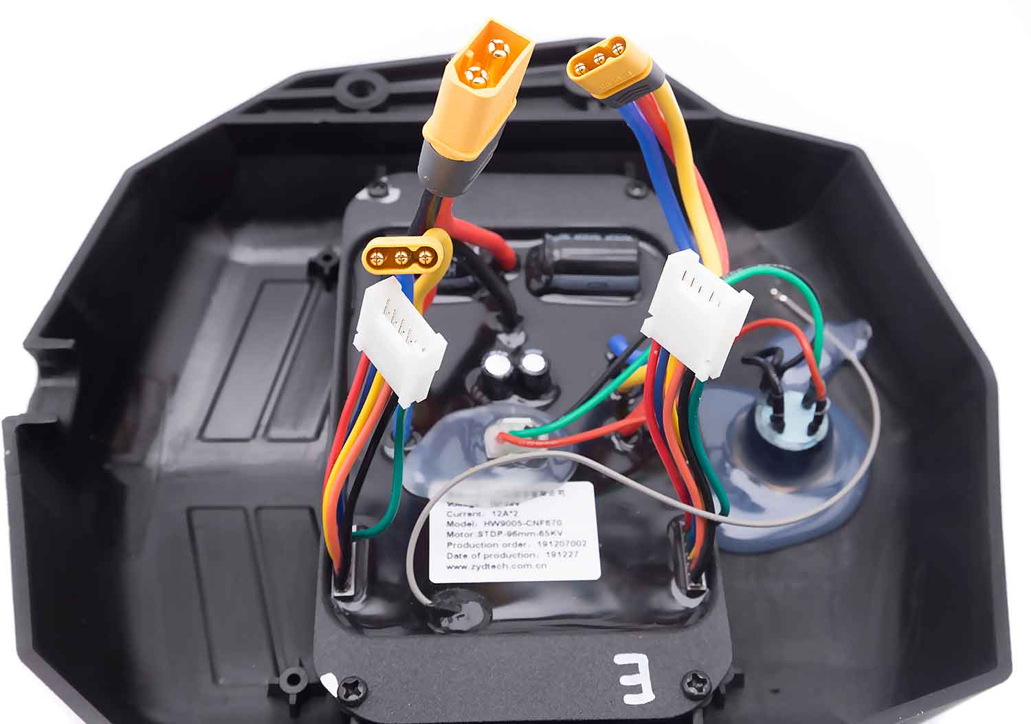 Steuergerät 36V / 700 Watt - passendes Steuergerät für das Modell SXT Board GT Betriebsspannung: 36V Inklusiv Bluetooth Platine ( im SG verbaut ) und An und Ausschalter Steuergerät befindet sich im Lieferumfang enthaltenen Gehäuse - von SXT-Scooters